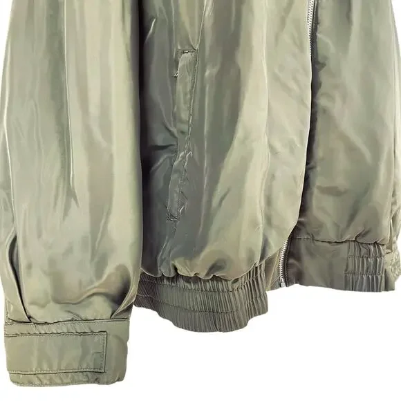 ALO Yoga Work It Oversized Bomber Jacket in Green Olive Size L Edgy Military  - thefunkyskunk.ie